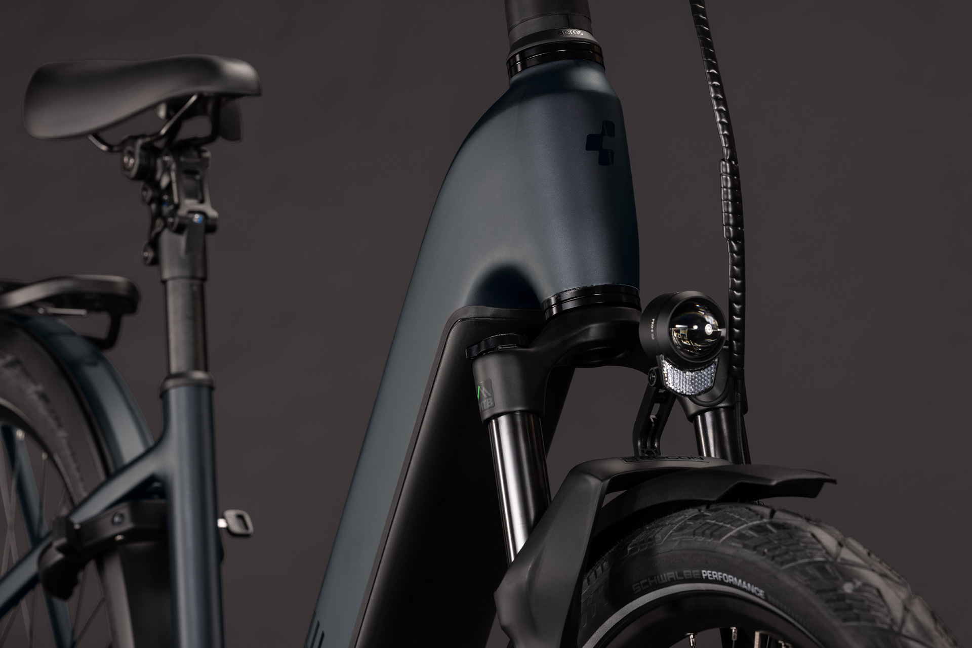 Kathmandu Hybrid Pro 800 coal´n´black (Easy Entry)