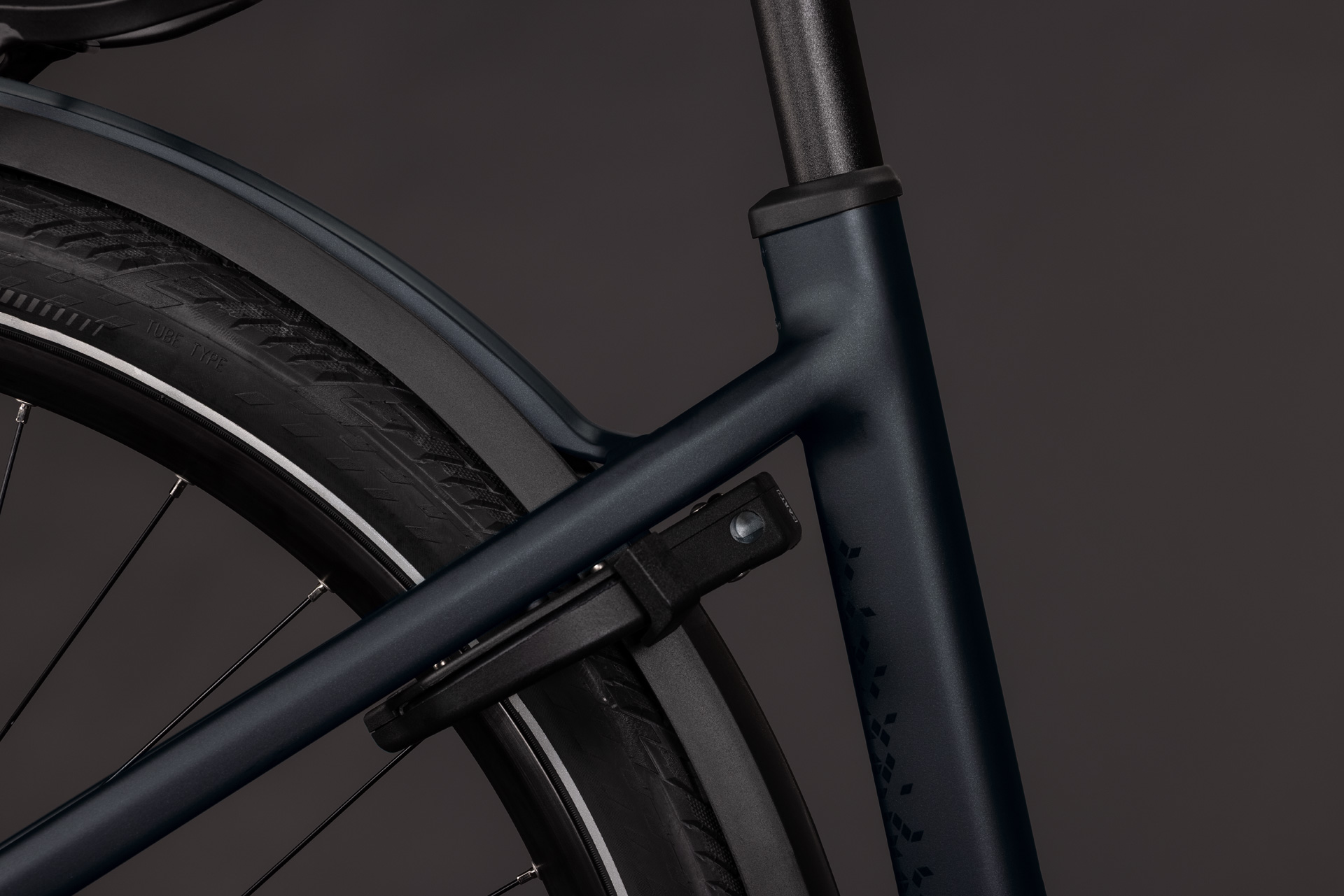 Kathmandu Hybrid Pro 800 coal´n´black (Easy Entry)