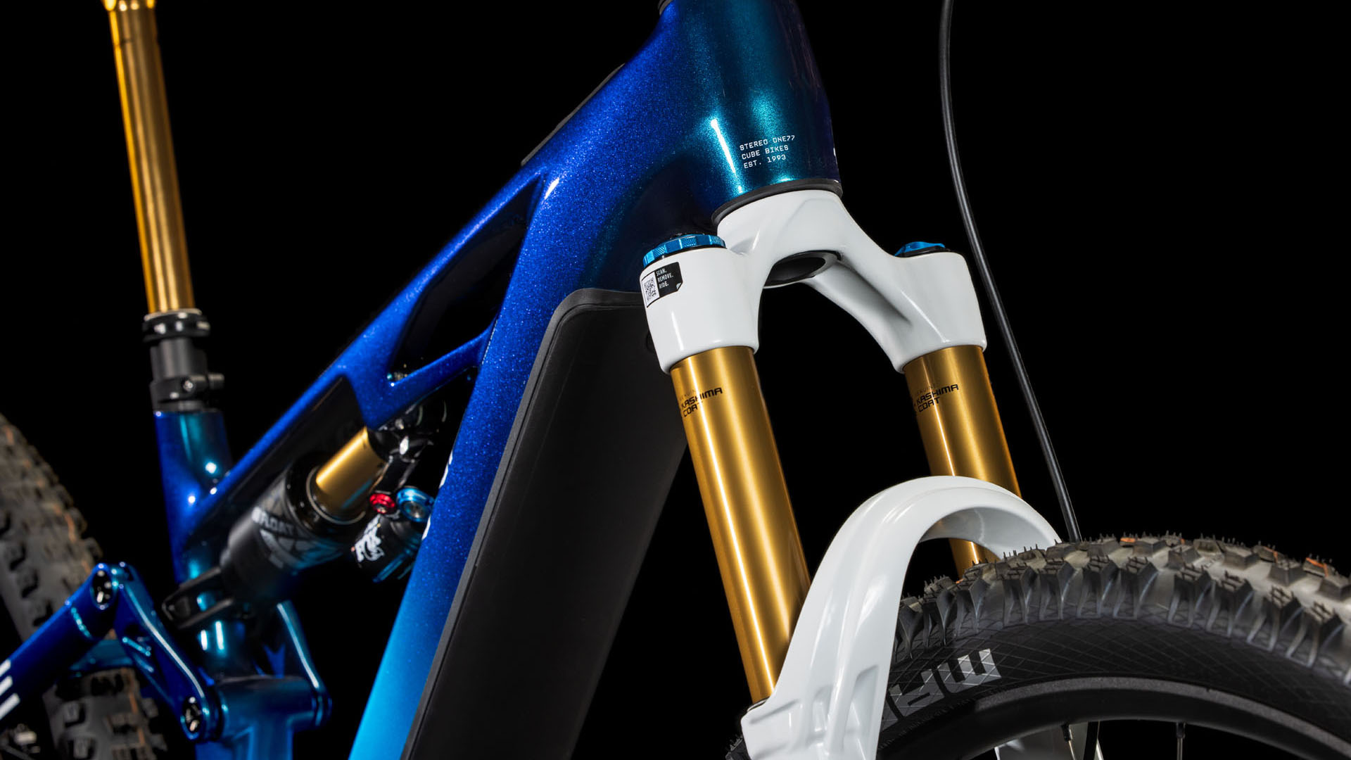 Stereo Hybrid ONE77 HPC AT 800 actionteam