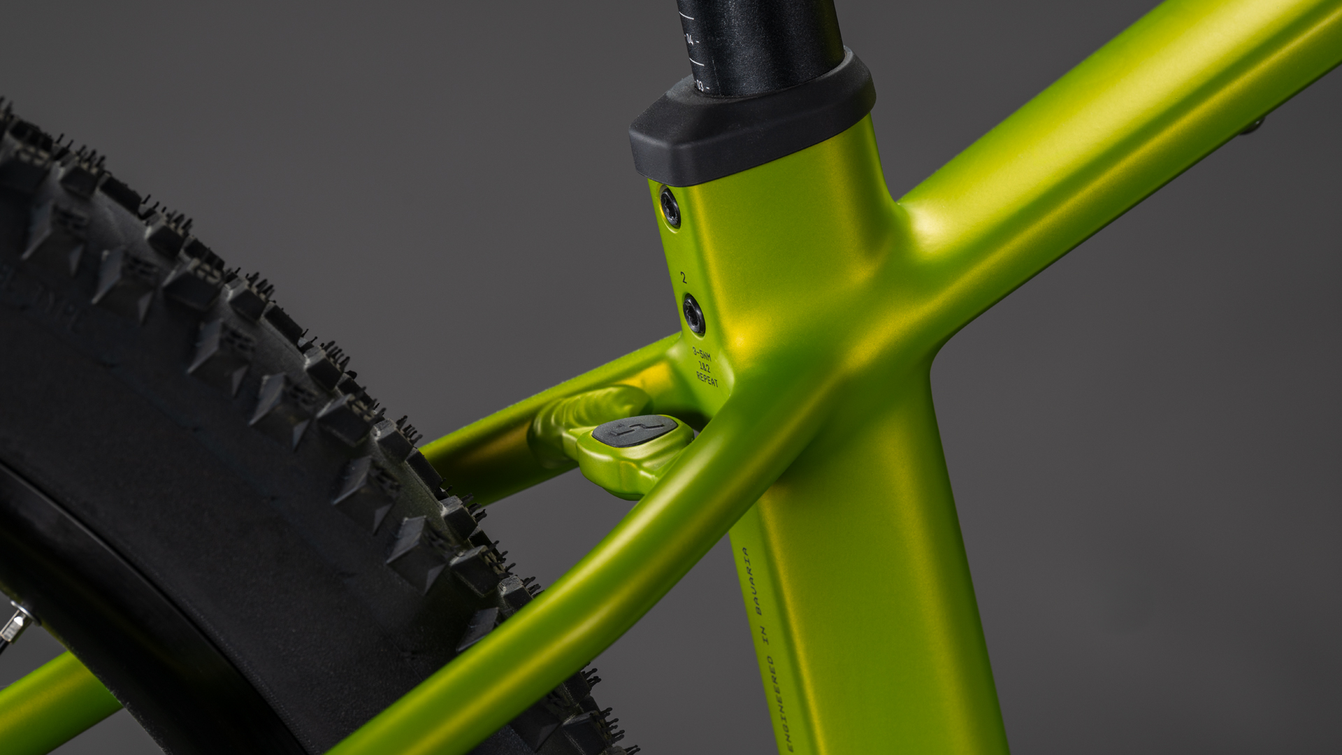 Reaction Hybrid Race 800 lizard´n´black