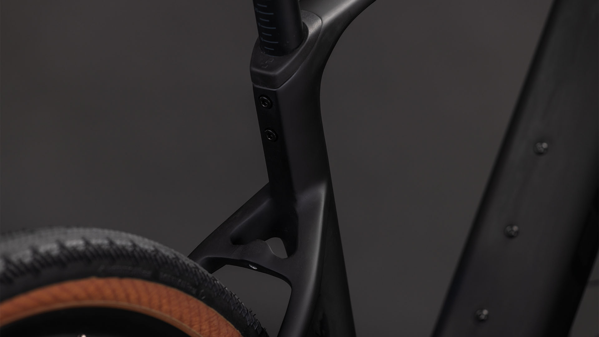 Nuroad Hybrid C:62 EXC 400X blackline