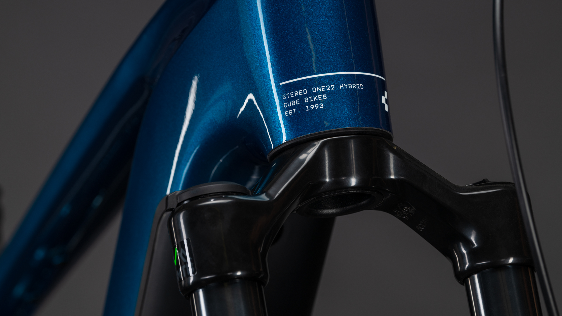Stereo Hybrid ONE22 Race 800 electricblue´n´white