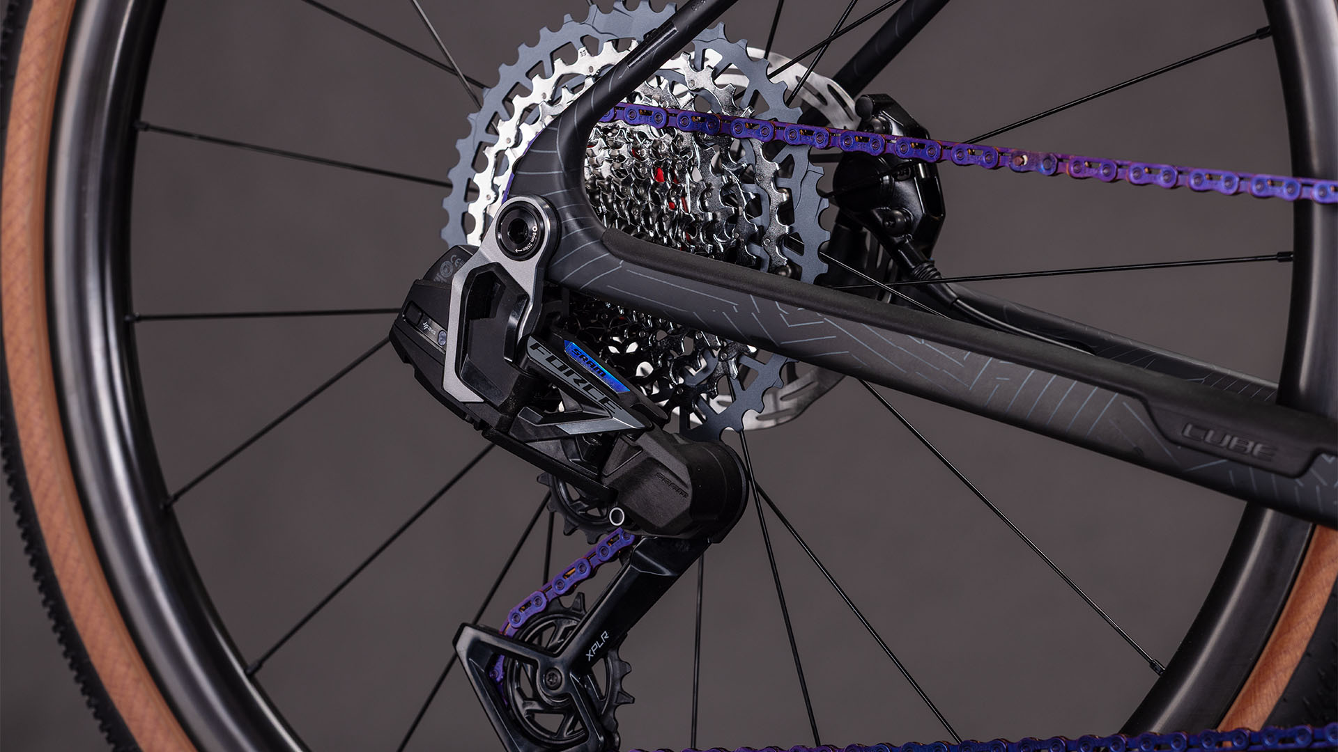 Nuroad C:62 EXC carbon´n´crisscross