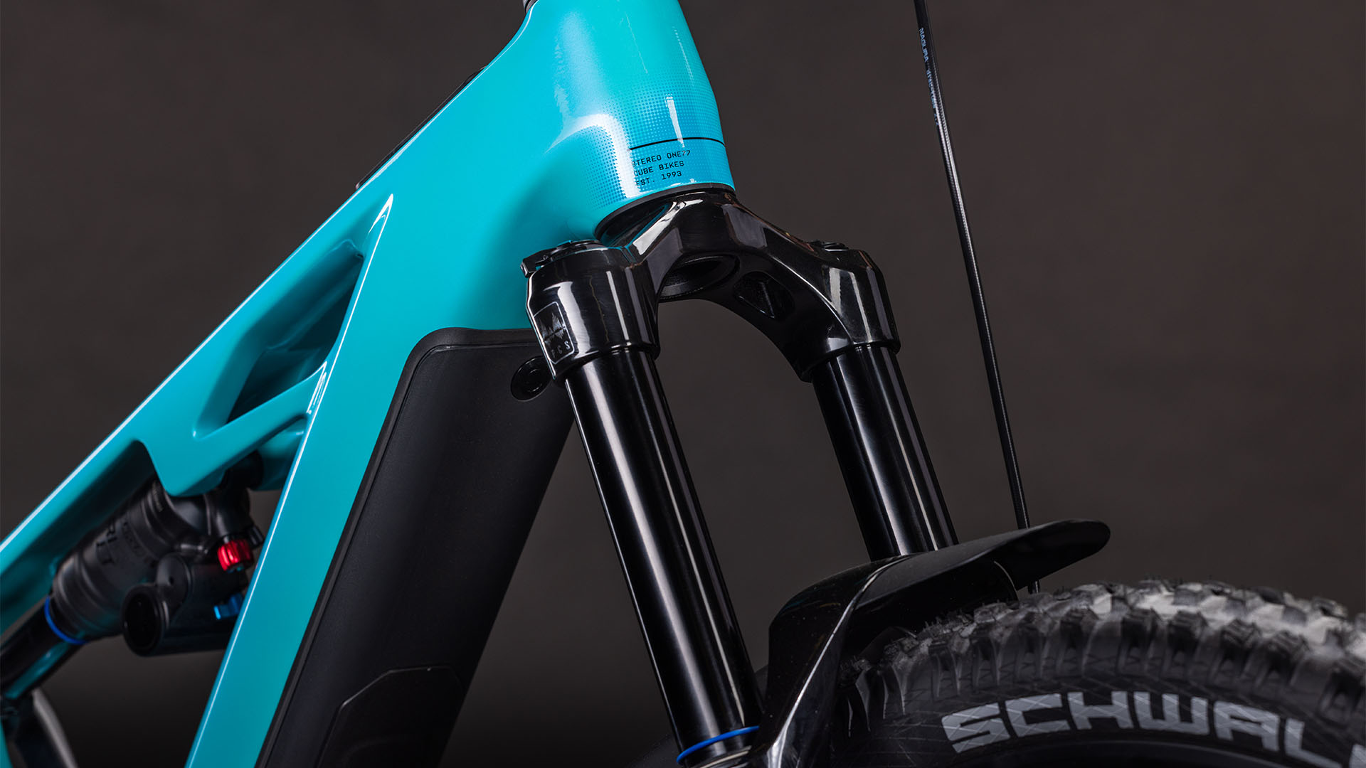 Stereo Hybrid ONE77 HPC Race 800 swimmingpool´n´black