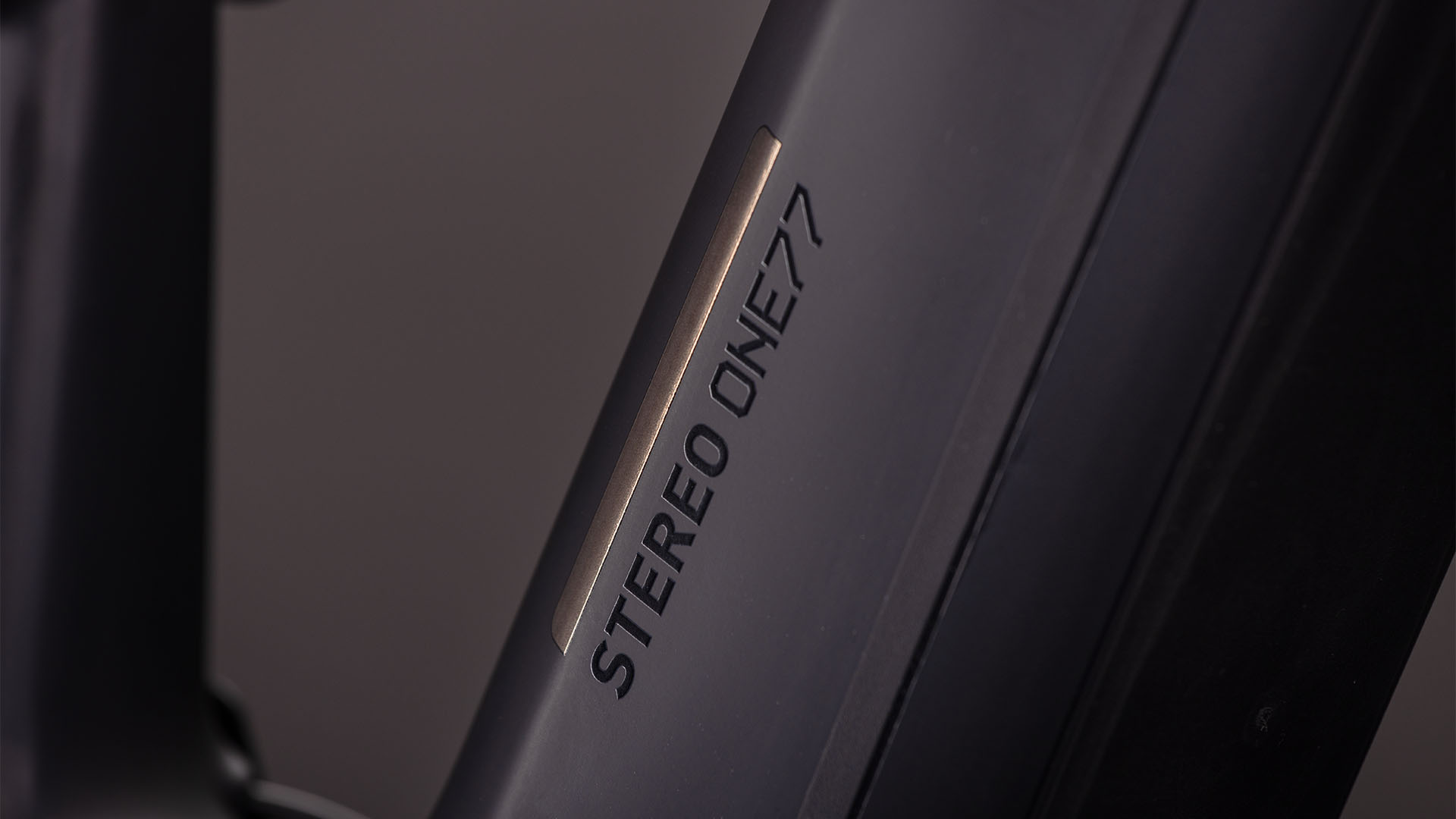 Stereo Hybrid ONE77 HPC SLX 800 blackline