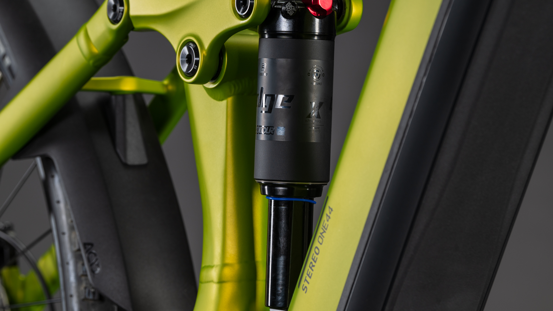 Stereo Hybrid ONE44 Pro 800 lizard´n´black