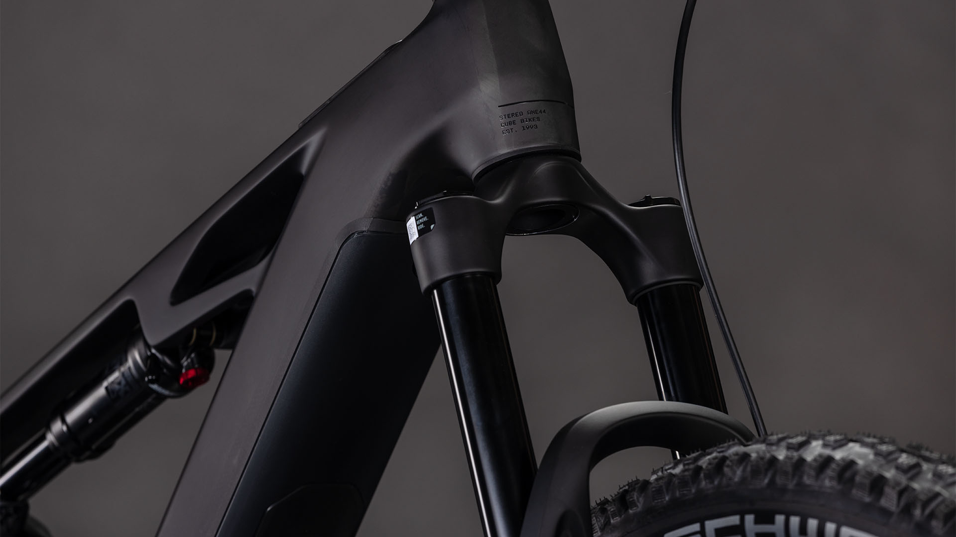 Stereo Hybrid ONE44 HPC Race 800 blackline
