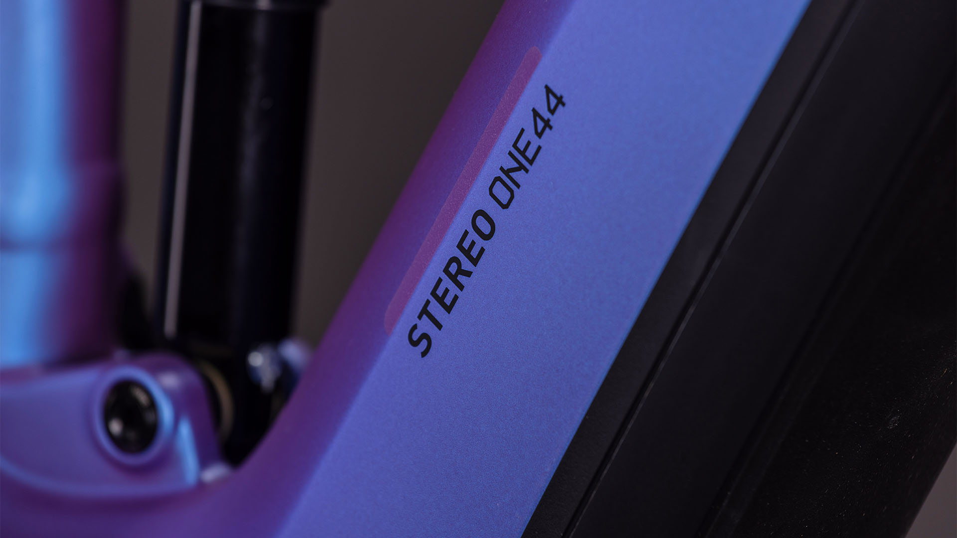 Stereo Hybrid ONE44 EXC 800 blueiris´n´black