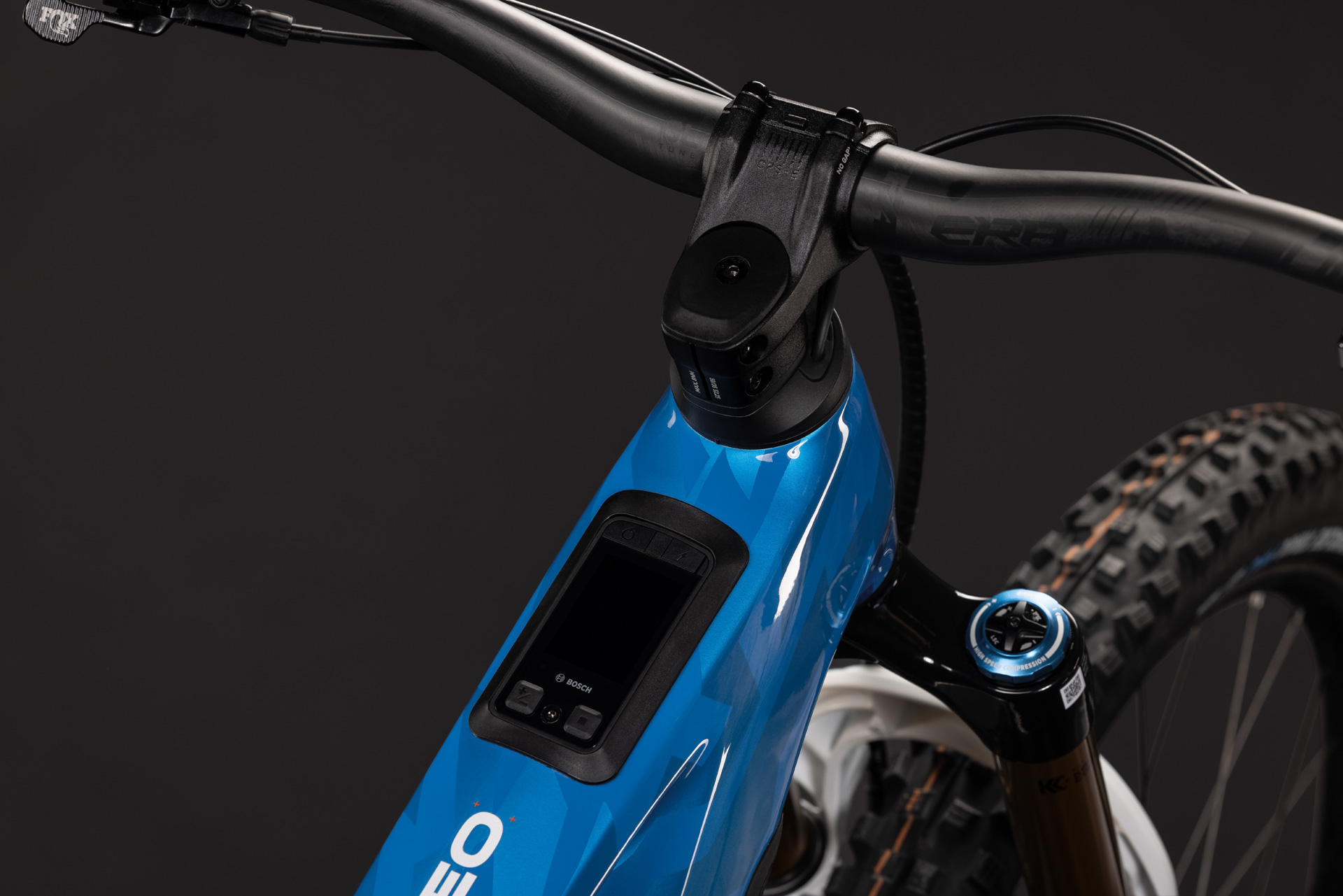 Stereo Hybrid ONE77 HPC AT 800 actionteam