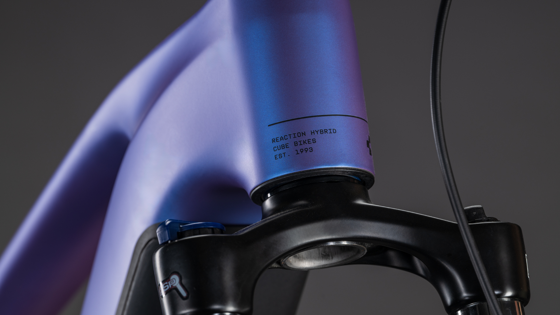 Reaction Hybrid ONE 800 blueiris´n´reflect Reaction Hybrid ONE 800 blueiris´n´reflect