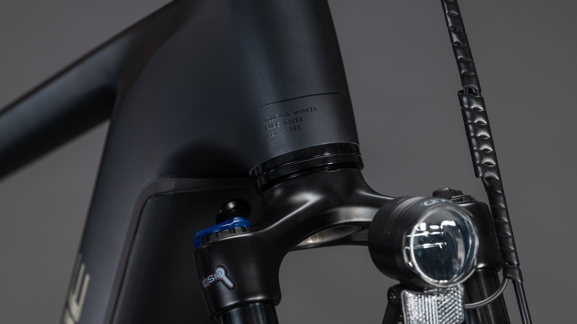 Touring Hybrid ONE 600 coal´n´chrome Touring Hybrid ONE 600 coal´n´chrome