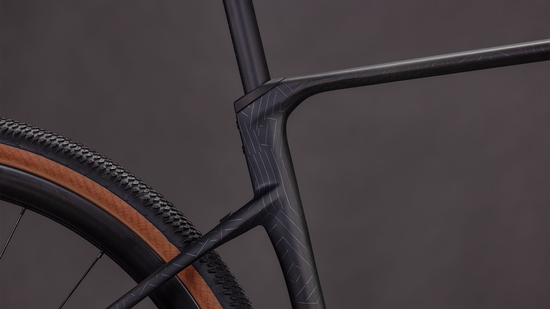Nuroad C:62 EXC carbon´n´crisscross