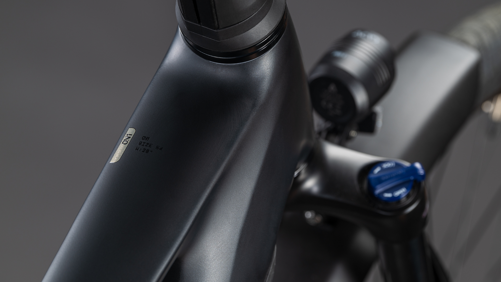 Touring Hybrid ONE 600 coal´n´chrome Touring Hybrid ONE 600 coal´n´chrome