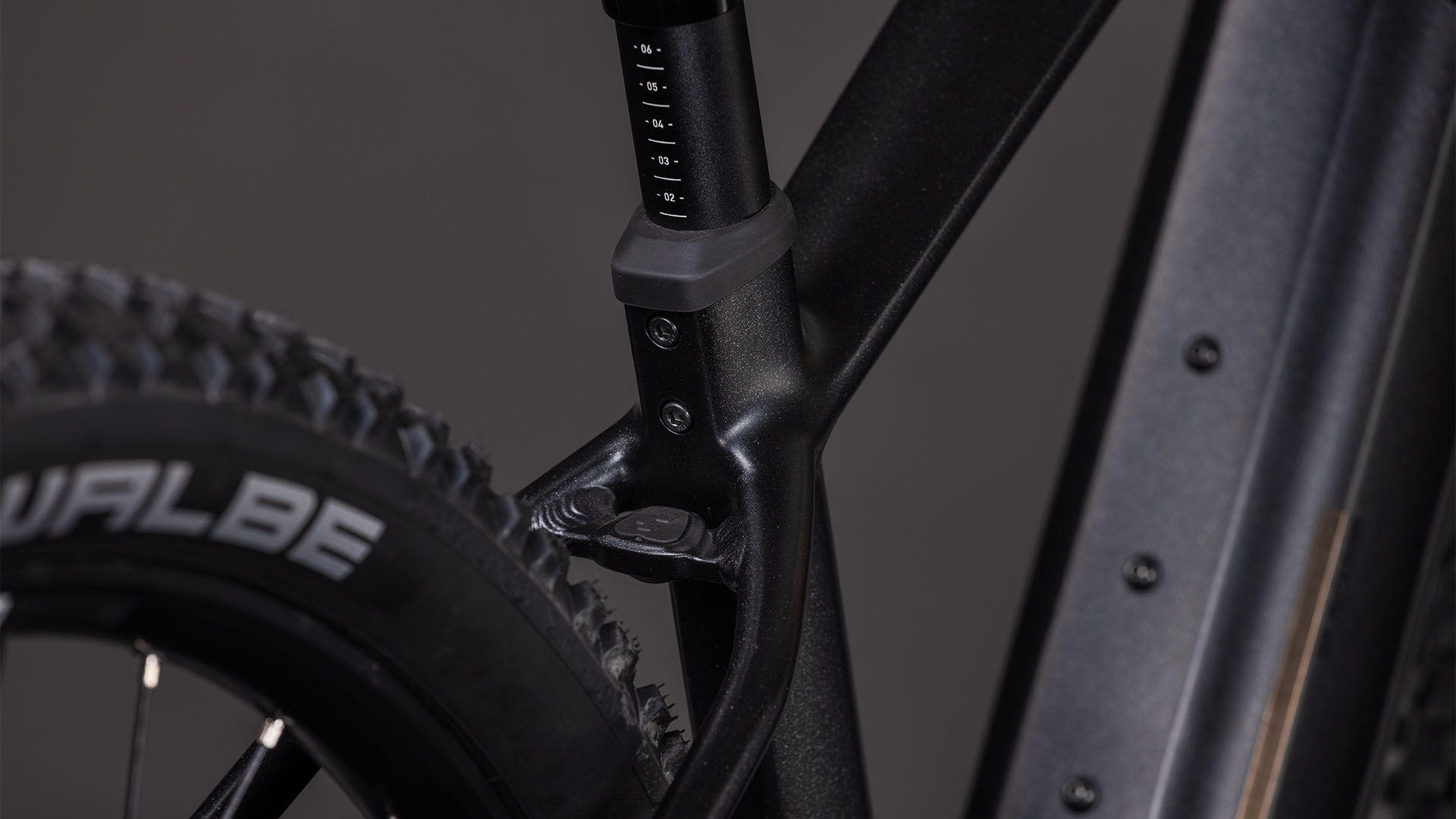 Reaction Hybrid SLX 800 silverdust´n´chrome