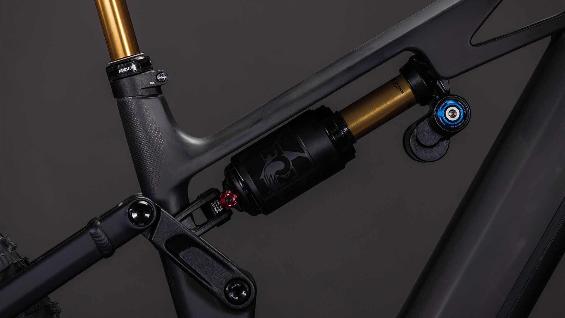 Stereo Hybrid ONE77 HPC AT 800 carbon´n´gold