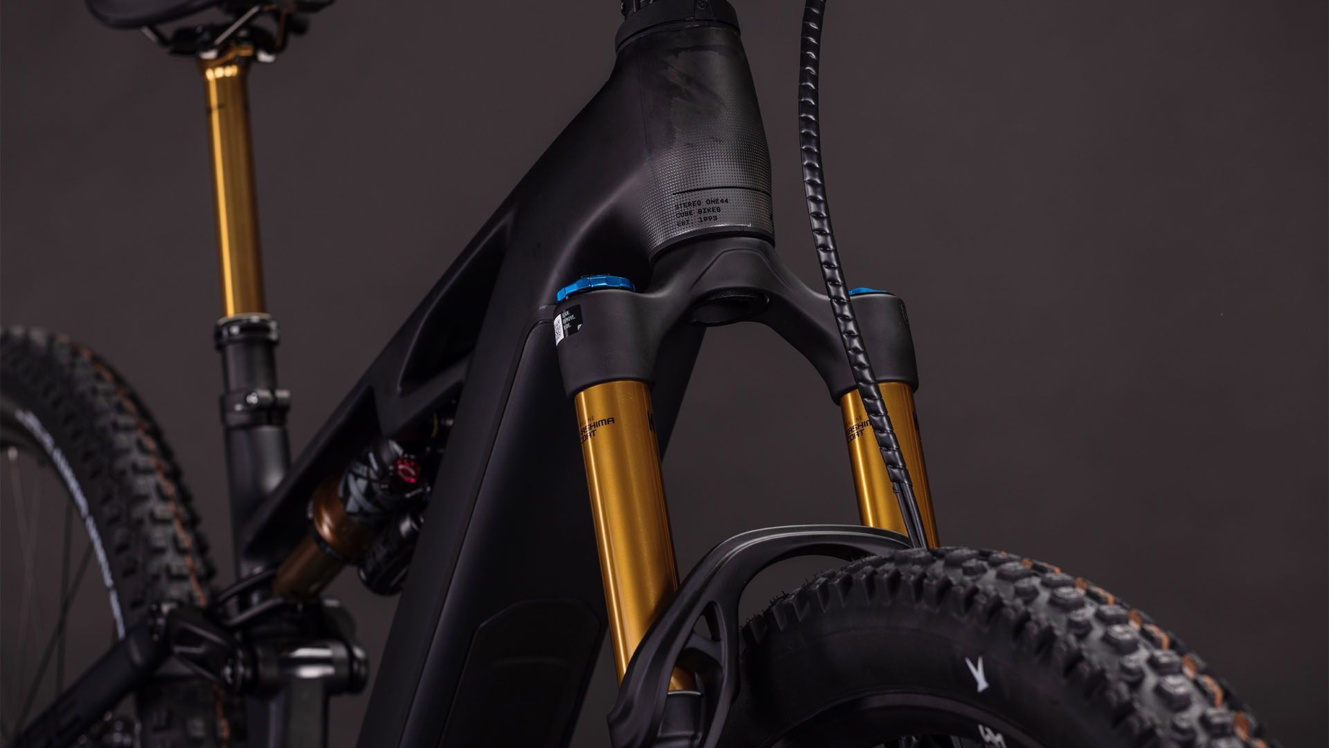 Stereo Hybrid ONE44 HPC AT 800 carbon´n´gold