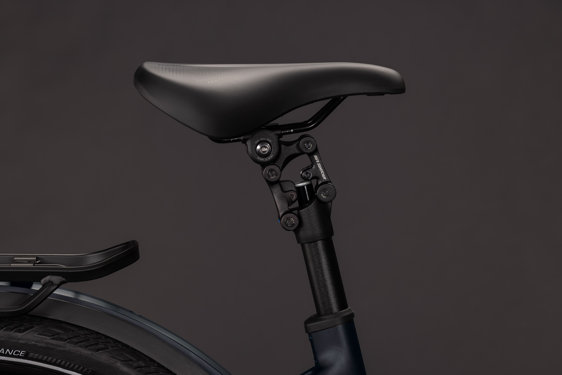 Kathmandu Hybrid Pro 800 coal´n´black (Easy Entry)