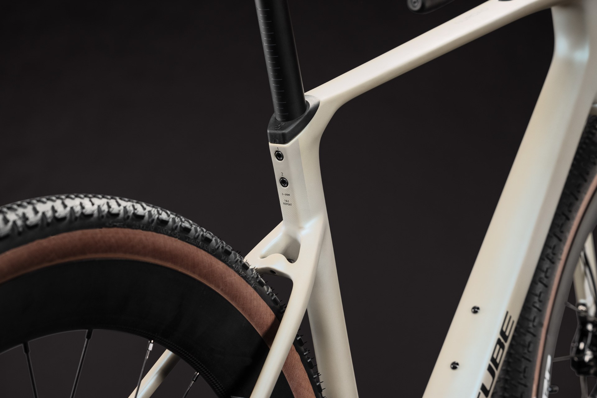 Nuroad C:62 SLX glintsand´n´black
