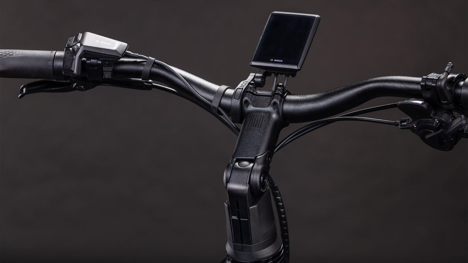 Kathmandu Hybrid Pro 800 coal´n´black (Easy Entry)