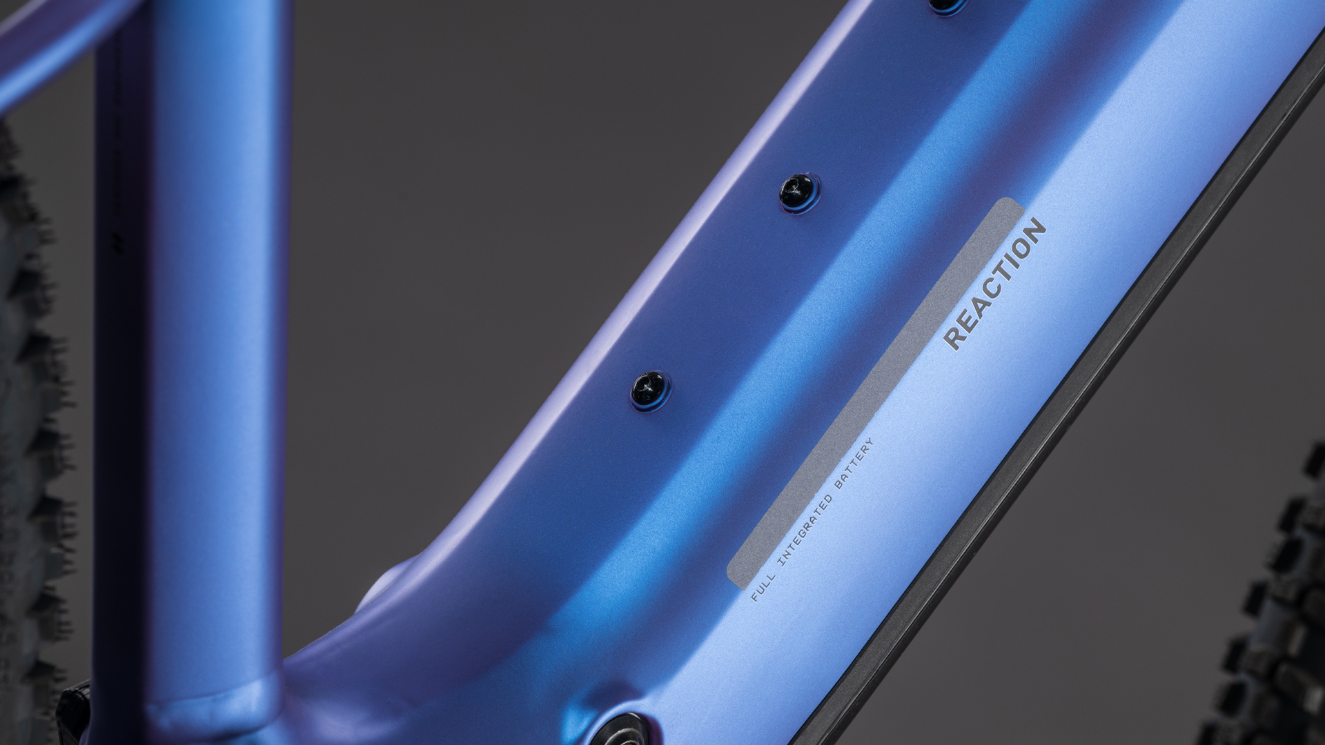 Reaction Hybrid ONE 800 blueiris´n´reflect Reaction Hybrid ONE 800 blueiris´n´reflect