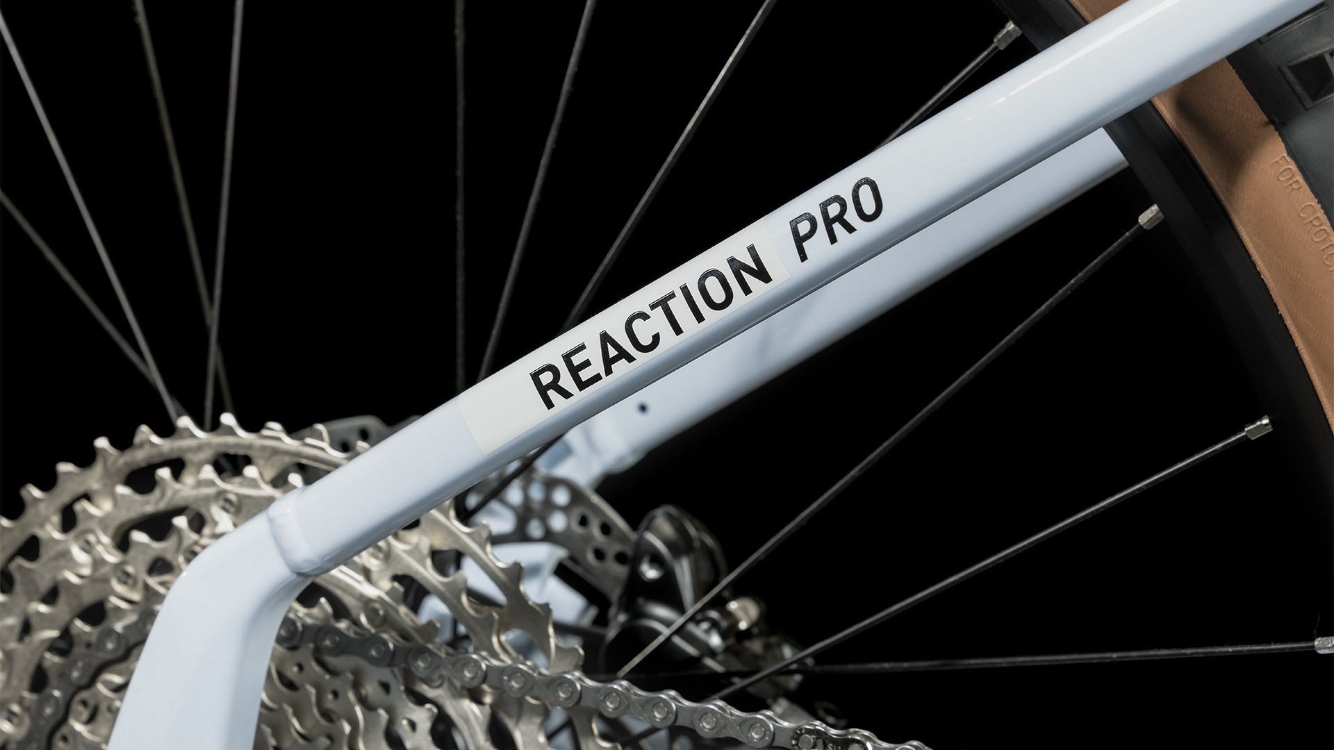 Reaction Hybrid Pro 750 flashwhite´n´black